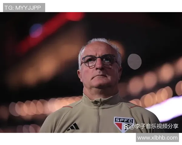 当足球明星遭遇女友背叛的痛苦与重生之路